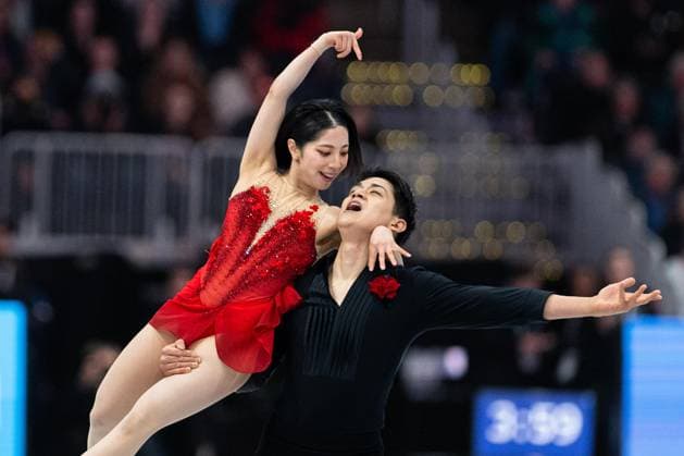 Sport Themen der Woche KW13 Sport Bilder des Tages (250328) -- BOSTON, March 28, 2025 -- Miura Riku (L) Kihara Ryuichi of Japan compete during the pairs free skating at the ISU 2025 World Figure skating, Eiskunstlauf Championships in Boston, the United States on March 27, 2025. (Photo by Xinhua) (SP)U.S.-BOSTON-WORLD FIGURE SKATING CHAMPIONSHIPS-PAIRS ZiyuxJulianxZhu 