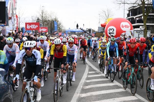 E3 Saxo Classic 2025 Cycling Race Harelbeke, Belgium - March 28 : Illustration picture showing the start of the Men Elite UCI World Tour 68th E3 Saxo Classic cycling race of 208 kms with start in Harelbeke and finish in Harelbeke on March 28, 2025 in Harelbeke, Belgium, 28 03 2025 ( Motordriver Kenny Verfaillie - Harelbeke Belgium  Copyright: xVincentxKalutx