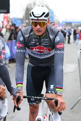E3 Saxo Classic 2025 Cycling Race Harelbeke, Belgium - March 28 : Van Der Poel Mathieu (NED) of Alpecin - Deceuninck pictured during the Men Elite UCI World Tour 68th E3 Saxo Classic cycling race of 208 kms with start in Harelbeke and finish in Harelbeke on March 28, 2025 in Harelbeke, Belgium, 28 03 2025 ( Motordriver Kenny Verfaillie - Harelbeke Belgium  Copyright: xVincentxKalutx