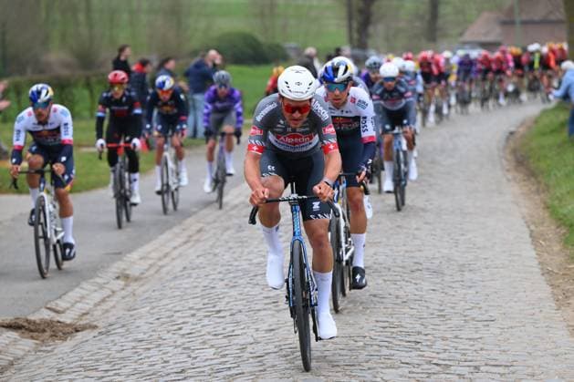 E3 Saxo Classic 2025 Cycling Race Harelbeke, Belgium - March 28 : Dillier Silvan6H (SUI) of Alpecin - Deceuninck in action during the Men Elite UCI World Tour 68th E3 Saxo Classic cycling race of 208 kms with start in Harelbeke and finish in Harelbeke on March 28, 2025 in Harelbeke, Belgium, 28 03 2025 ( Motordriver Kenny Verfaillie - Harelbeke Belgium  Copyright: xVincentxKalutx