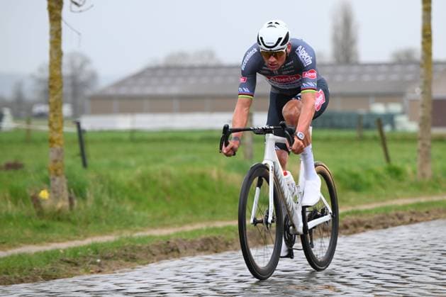 E3 Saxo Classic 2025 Cycling Race Harelbeke, Belgium - March 28 : Van Der Poel Mathieu (NED) of Alpecin - Deceuninck alone up front during the Men Elite UCI World Tour 68th E3 Saxo Classic cycling race of 208 kms with start in Harelbeke and finish in Harelbeke on March 28, 2025 in Harelbeke, Belgium, 28 03 2025 ( Motordriver Kenny Verfaillie - Harelbeke Belgium  Copyright: xVincentxKalutx