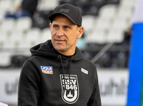 28.03.2025, xemx, Fussball 2.Bundesliga, SSV Ulm 1846 - SV Darmstadt 98 v.l. Cheftrainer Robert Lechleiter(SSV Ulm 1846) (DFL DFB REGULATIONS PROHIBIT ANY USE OF PHOTOGRAPHS as IMAGE SEQUENCES and or QUASI-VIDEO) Ulm