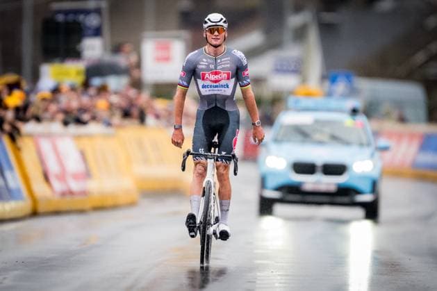 Dutch Mathieu van der Poel of Alpecin-Deceuninck celebrates as he crosses the finish line to win the E3 Saxo Bank Classic one day cycling race, 208,8 km from and to Harelbeke, on Friday 28 March 2025. JASPERxJACOBS  x116570071x
