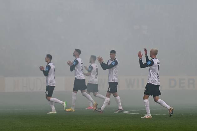 GER, 2. BL, SSV Ulm 1846 vs SV Darmstadt 98 28.03.2025, Donaustadion, Ulm, GER, 2. BL, SSV Ulm 1846 vs SV Darmstadt 98, im Bild aus dem Ulmer Fanblock ziehen Rauchschwaden ueber das Spielfeld