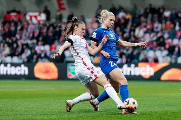 Sport Bilder des Tages Google Pixel Frauen-Bundesliga, 1. FC Köln - FC Carl Zeiss Jena; 28.03.2025 Zweikampf Alena Bienz (1. FC Köln, 11), Fiona Gaißer (FC Carl Zeiss Jena, 22) Google Pixel Frauen-Bundesliga, 1. FC Köln - FC Carl Zeiss Jena, Köln, Franz-Kremer-Stadion am 28.03.2025 DFB REGULATIONS PROHIBIT ANY USE OF PHOTOGRAPHS AS IMAGE SEQUENCES AND OR QUASI-VIDEO. Copyright: xBEAUTIFULxSPORTS Wunderlx