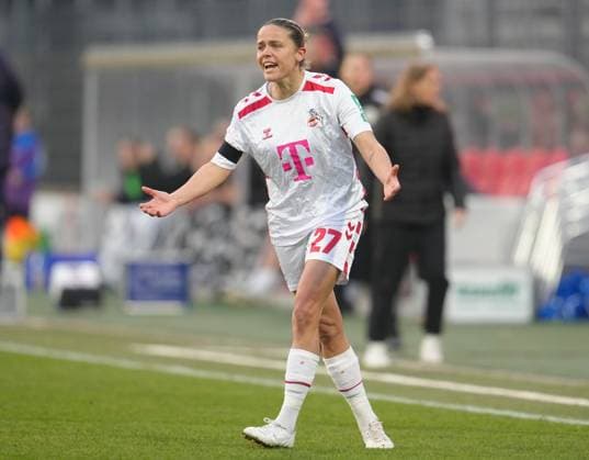 Laura Feiersinger (1. FC Koeln, 27) GER, 1. FC Koeln vs FC Carl Zeiss Jena, Fussball, Google Pixel Frauen Bundesliga, 18. Spieltag, Saison 2024 2025, 28.03.2025 DFL REGULATIONS PROHIBIT ANY USE OF PHOTOGRAPHS AS IMAGE SEQUENCES AND OR QUASI-VIDEO GER, 1. FC Koeln vs FC Carl Zeiss Jena, Fussball, Google Pixel Frauen Bundesliga, 18. Spieltag, Saison 2024 2025, 28.03.2025 Koeln Copyright: xEibner-Pressefoto ScottxColemanx EP_SCN