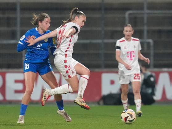 Lisa Gora (FC Carl Zeiss Jena, 16) gegen Alena Bienz (1. FC Koeln, 11) GER, 1. FC Koeln vs FC Carl Zeiss Jena, Fussball, Google Pixel Frauen Bundesliga, 18. Spieltag, Saison 2024 2025, 28.03.2025 DFL REGULATIONS PROHIBIT ANY USE OF PHOTOGRAPHS AS IMAGE SEQUENCES AND OR QUASI-VIDEO GER, 1. FC Koeln vs FC Carl Zeiss Jena, Fussball, Google Pixel Frauen Bundesliga, 18. Spieltag, Saison 2024 2025, 28.03.2025 Koeln Copyright: xEibner-Pressefoto ScottxColemanx EP_SCN