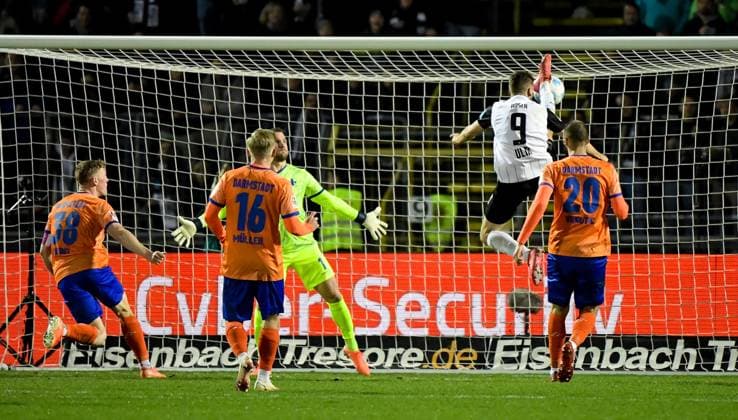 28.03.2025, xemx, Fussball 2.Bundesliga, SSV Ulm 1846 - SV Darmstadt 98 v.l. Lucas Roeser (SSV Ulm 1846) Goal scored, erziehlt das Tor zum 1:0 (DFL DFB REGULATIONS PROHIBIT ANY USE OF PHOTOGRAPHS as IMAGE SEQUENCES and or QUASI-VIDEO) Ulm