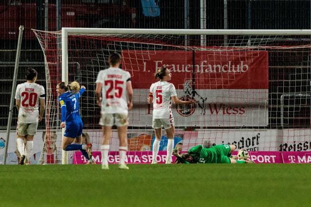 Google Pixel Frauen-Bundesliga, 1. FC Köln - FC Carl Zeiss Jena; 28.03.2025 Melina Laura Reuter (FC Carl Zeiss Jena, 7) trifft zum 0:1 Google Pixel Frauen-Bundesliga, 1. FC Köln - FC Carl Zeiss Jena, Köln, Franz-Kremer-Stadion am 28.03.2025 DFB REGULATIONS PROHIBIT ANY USE OF PHOTOGRAPHS AS IMAGE SEQUENCES AND OR QUASI-VIDEO. Copyright: xBEAUTIFULxSPORTS Wunderlx