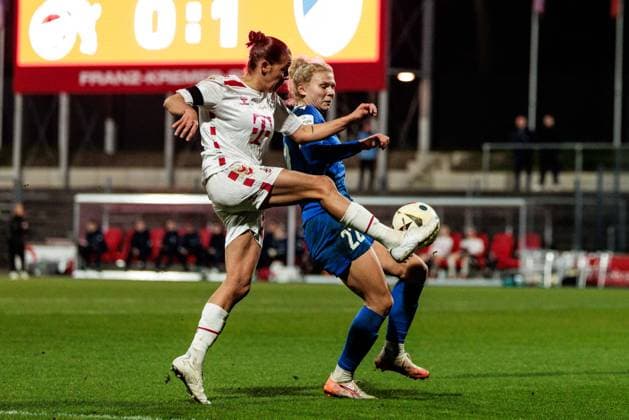Google Pixel Frauen-Bundesliga, 1. FC Köln - FC Carl Zeiss Jena; 28.03.2025 Zweikampf Laura Feiersinger (1. FC Köln, 27), Fiona Gaißer (FC Carl Zeiss Jena, 22) Google Pixel Frauen-Bundesliga, 1. FC Köln - FC Carl Zeiss Jena, Köln, Franz-Kremer-Stadion am 28.03.2025 DFB REGULATIONS PROHIBIT ANY USE OF PHOTOGRAPHS AS IMAGE SEQUENCES AND OR QUASI-VIDEO. Copyright: xBEAUTIFULxSPORTS Wunderlx