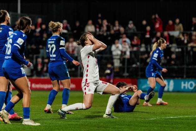 Google Pixel Frauen-Bundesliga, 1. FC Köln - FC Carl Zeiss Jena; 28.03.2025 Taylor Ziemer (1. FC Köln, 18) sinkt frustriert in die Hocke Google Pixel Frauen-Bundesliga, 1. FC Köln - FC Carl Zeiss Jena, Köln, Franz-Kremer-Stadion am 28.03.2025 DFB REGULATIONS PROHIBIT ANY USE OF PHOTOGRAPHS AS IMAGE SEQUENCES AND OR QUASI-VIDEO. Copyright: xBEAUTIFULxSPORTS Wunderlx