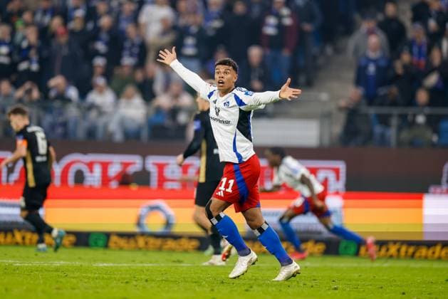 Hamburg, 28. März 2025 - Fußball, 2. Bundesliga 2024 25, Hamburger SV - SV Elversberg: Ransford-Yeboah Königsdörffer (Hamburger SV, 11) DFL REGULATIONS PROHIBIT ANY USE OF PHOTOGRAPHS AS IMAGE SEQUENCES AND OR QUASI-VIDEO.
