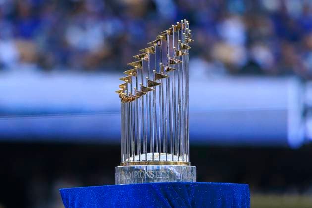 March 28, 2025, Los Angeles, California, USA: The Los Angeles Dodgers MLB, Baseball Herren, USA Commissioners Trophy is on display during the World Series Ring presentation prior to the MLB regular season game against the Detroit Tigers on Friday March 28, 2025 at Dodger Stadium in Los Angeles, California. Dodgers defeat Tigers, 8-5. JAVIER ROJAS PI Los Angeles USA - ZUMAp124 20250328_zaa_p124_001 Copyright: xJavierxRojasx