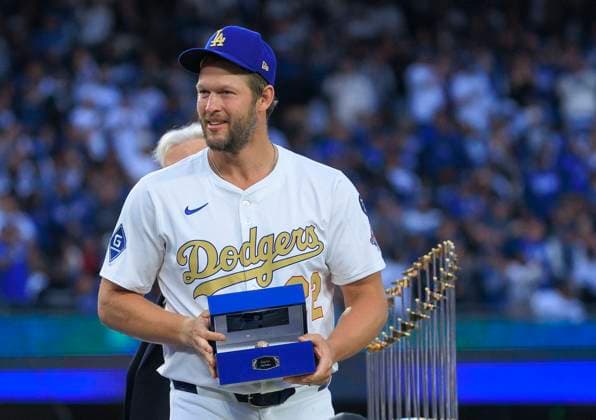 Sport Bilder des Tages March 28, 2025, Los Angeles, California, USA: Clayton Kershaw 22 is introduced during the World Series Ring presentation prior to the MLB, Baseball Herren, USA regular season game between the Los Angeles Dodgers and the Detroit Tigers on Friday March 28, 2025 at Dodger Stadium in Los Angeles, California. Dodgers defeat Tigers, 8-5. JAVIER ROJAS PI Los Angeles USA - ZUMAp124 20250328_zaa_p124_033 Copyright: xJavierxRojasx