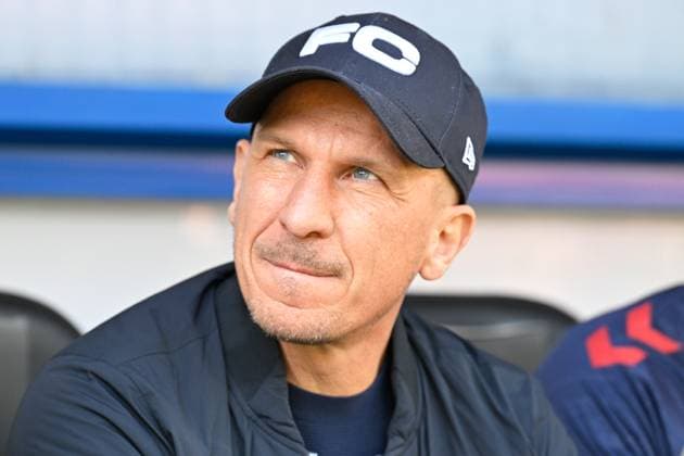 Paderborn, Home Deluxe Arena, 29.03.25, GER, Herren, 2.Bundesliga, Saison 2024-2025, SC Paderborn 07 - 1.FC Koeln Bild: Trainer Gerhard STRUBER (Koeln) DFL regulations prohibit any use of photographs as image sequences and or quasi-video. NRW Deutschland
