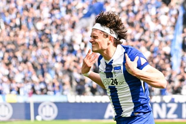 Fussball 2.Bundesliga, Hertha BSC Berlin - Karlsruher SC 29.03.2025, xdanx, Fussball 2.Bundesliga, Hertha BSC Berlin - Karlsruher SC v.l. Jubel nach dem 1:0 durch Fabian Reese (Hertha BSC) (DFL DFB REGULATIONS PROHIBIT ANY USE OF PHOTOGRAPHS as IMAGE SEQUENCES and or QUASI-VIDEO) Daniel Lakomski Mix1Press Berlin Olympiastadion Berlin Deutschland (DEU)
