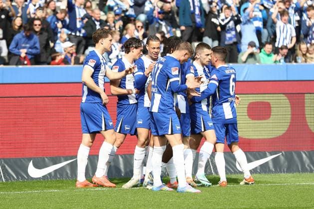 29.03.2025, xtgx, Fussball 2. Bundesliga, Hertha BSC Berlin - Karlsruher SC emspor, v.l. Fabian Reese (Hertha, 11) Jubel, Torjubel, jubelt ueber das Tor, celebrate the goal, celebration (DFL DFB REGULATIONS PROHIBIT ANY USE OF PHOTOGRAPHS as IMAGE SEQUENCES and or QUASI-VIDEO) Berlin