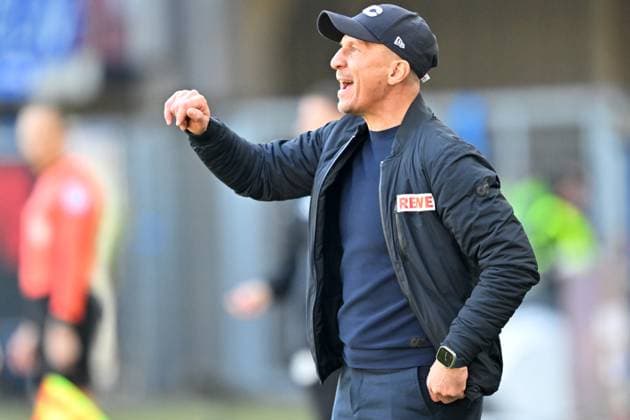 Paderborn, Home Deluxe Arena, 29.03.25, GER, Herren, 2.Bundesliga, Saison 2024-2025, SC Paderborn 07 - 1.FC Koeln Bild: Trainer Gerhard STRUBER (Koeln) DFL regulations prohibit any use of photographs as image sequences and or quasi-video. NRW Deutschland