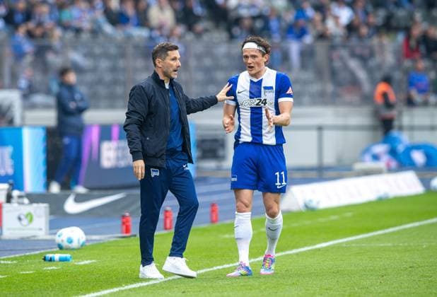 Fussball, Herren, Saison 2024 2025, 2. Bundesliga (27. Spieltag), Hertha BSC - Karlsruher SC, v.l. Trainer Stefan Leitl (Hertha BSC), Fabian Reese (Hertha BSC), 29.03. 2025,