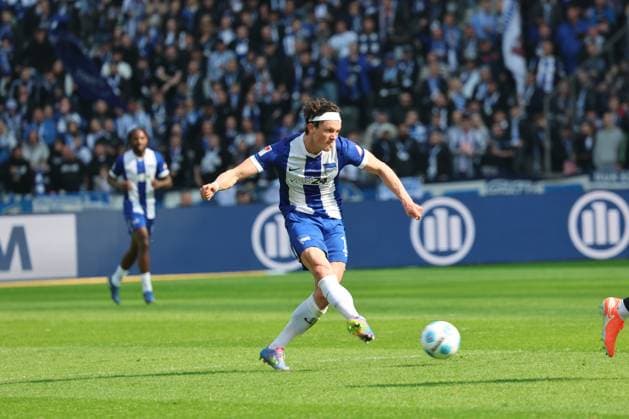 2. Fußball Bundesliga, Hertha BSC - Karlsruher SC Freisteller, Einzelbild. Fabian Reese (Hertha BSC Berlin 11), während der Begegnung in der 2. Fußball Bundesliga, Hertha BSC - Karlsruher SC in Berlin, Olympiastadion, am 29.03.2025. DFB regulations prohibit any use of photographs as image sequences and or quasi video.