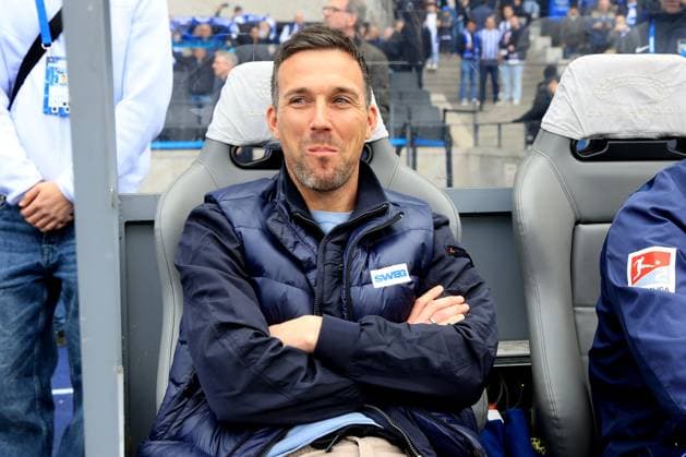 DEU, DFL, 2. FBL, Hertha BSC vs. Karlsruher SC, 29.03.2025, Berliner Olympiastadion, Berlin, DEU, DFL, 2. FBL, Hertha BSC vs. Karlsruher SC, im Bild Chef-Trainer Christian Eichner (Karlsruher SC) DFL - regulations prohibit any use of Photographs as image sequences and or quasi-video Foto: Juergen Engler nordphoto GmbH