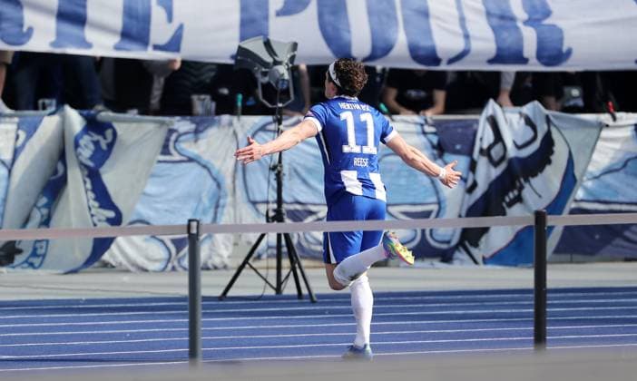 Fabian Reese jubelt nach 2:0 Freude Emotion Jubel Fußball Fussball DFL 2.Bundesliga Herren 27. Spieltag Saison 2024 2025 29.03.2025 Hertha BSC Berlin vs. Karlsruher SC KSC DFL regulations prohibit any use of photographs as image sequences and or quasi-video