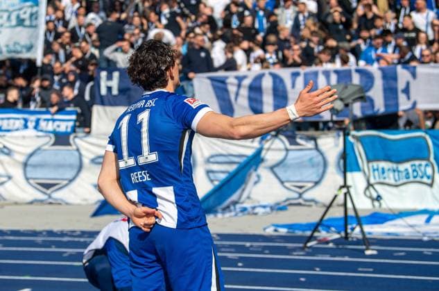 Fussball, Herren, Saison 2024 2025, 2. Bundesliga (27. Spieltag), Hertha BSC - Karlsruher SC, Fabian Reese (Hertha BSC), Jubel nach Tor zum 2:0, 29.03. 2025,