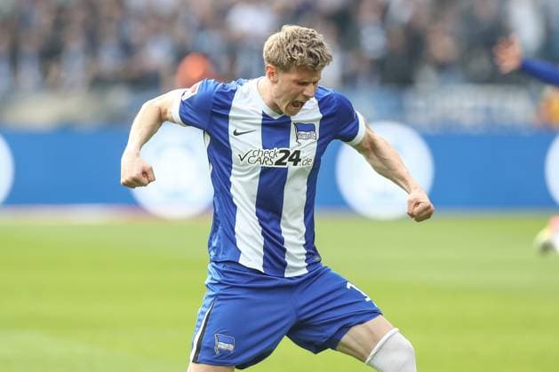 29.03.2025, xtgx, Fussball 2. Bundesliga, Hertha BSC Berlin - Karlsruher SC emspor, v.l. Luca Schuler (Hertha, 18) Jubel, Torjubel, jubelt ueber das Tor, celebrate the goal, celebration (DFL DFB REGULATIONS PROHIBIT ANY USE OF PHOTOGRAPHS as IMAGE SEQUENCES and or QUASI-VIDEO) Berlin