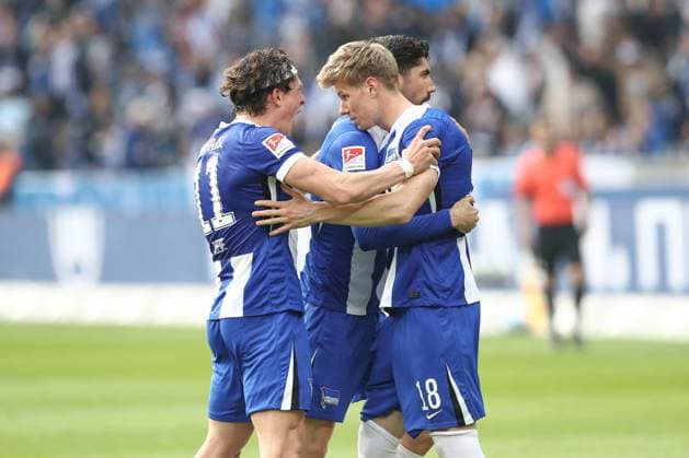 29.03.2025, xtgx, Fussball 2. Bundesliga, Hertha BSC Berlin - Karlsruher SC emspor, v.l. Luca Schuler (Hertha, 18) Jubel, Torjubel, jubelt ueber das Tor, celebrate the goal, celebration (DFL DFB REGULATIONS PROHIBIT ANY USE OF PHOTOGRAPHS as IMAGE SEQUENCES and or QUASI-VIDEO) Berlin