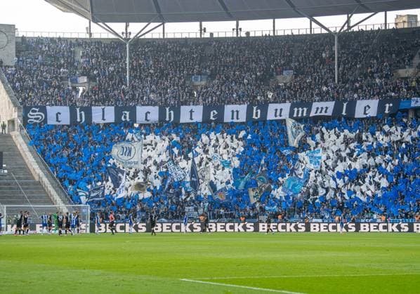 Fussball, Herren, Saison 2024 2025, 2. Bundesliga (27. Spieltag), Hertha BSC - Karlsruher SC, Fans von Karlsruhe, 29.03. 2025,