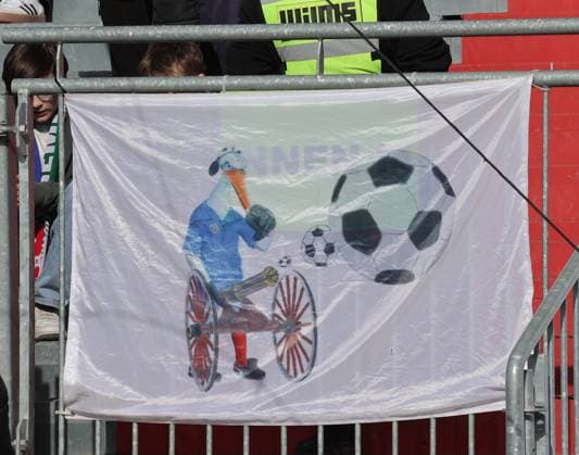 Sport Themen der Woche KW13 Kieler Banner Fussball, Herren, Saison 2024 2025, 1.Liga,Holstein Stadion Kiel, Holstein Kiel gegen SV Werder Bremen DFL REGULATIONS PROHIBIT ANY USE OF PHOTOGRAPHS AS IMAGE SEQUENCES AND OR QUASI-VIDEO. *** Kieler Banner Football, Men, Season 2024 2025, 1 Liga,Holstein Stadion Kiel, Holstein Kiel vs SV Werder Bremen DFL REGULATIONS PROHIBIT ANY USE OF PHOTOGRAPHS AS IMAGE SEQUENCES AND OR QUASI VIDEO