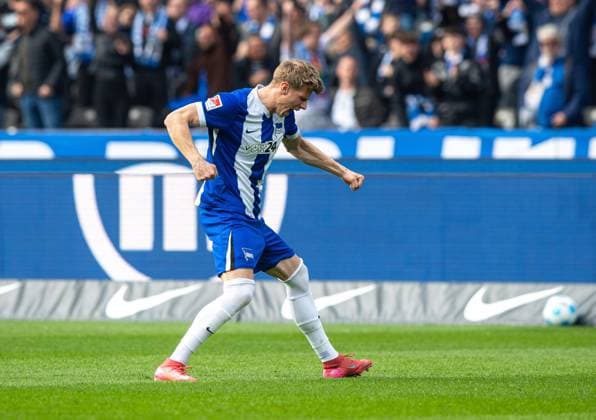 Fussball, Herren, Saison 2024 2025, 2. Bundesliga (27. Spieltag), Hertha BSC - Karlsruher SC, Luca Schuler (Hertha BSC), Jubel nach Tor zum 3:1, 29.03. 2025,
