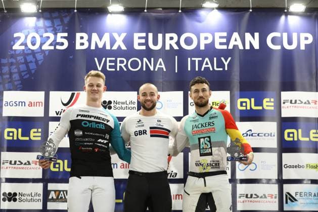 Radsport, BMX, UEC European Cup in Verona - Siegerehrung March 29, 2025, Verona, Veneto, Italy: LORIS AEBERHARD of Switzerland (left), ROSS CULLEN of Great Britain (center) and PABLO GARCIA MARCOS of Spain (right) are the second, first and third in the Men Elite of the UEC BMX European Cup Round 1 in Verona, Italy Verona Italy - ZUMAc179 20250329_zep_c179_001 Copyright: xMickaelxChavetx