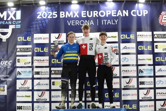 Radsport, BMX, UEC European Cup in Verona - Siegerehrung March 29, 2025, Verona, Veneto, Italy: JESPER WAHLBERG of Sweden (left), MARK LUTHI of Switzerland (center) and MAX KULLMANN of Switzerland (right) are the second, first and third in the Men Junior of the UEC BMX European Cup Round 1 in Verona, Italy Verona Italy - ZUMAc179 20250329_zep_c179_032 Copyright: xMickaelxChavetx