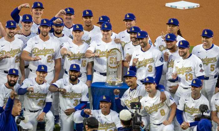Bilder des Jahres 2025, Sport 03 März Sport Themen der Woche KW13 Sport Bilder des Tages March 29, 2025, Los Angeles: Dodger player pose for photographs after receiving their rings at the World Championship, WM, Weltmeisterschaft ring ceremony before the Dodgers game with the Detroit Tigers at Dodger Stadium in Los Angeles Friday, March 28, 2025. . Los Angeles - ZUMAa60_ 0807961604st Copyright: xArmandoxArorizox