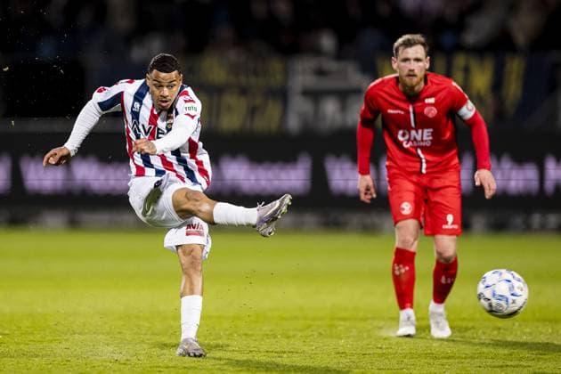 TILBURG, 29-03-2025. Koning Willem II stadium. Season 2024 2025. Dutch Eredivisie football. Willem II - Almere City FC. Willem II player Emilio Kehrer shoots durng the match Willem II - Almete City FC. Willem II - Almere City  x28512922x Copyright: