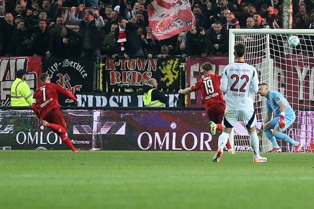29.03.2025, xrekx, Fussball 2.Bundesliga, 1.FC Kaiserslautern - Fortuna Duesseldorf v.l. Torjubel nach dem Tor zum 1:0 celebrating the goal celebrate durch Marlon Ritter (1.FC Kaiserslautern) (DFL DFB REGULATIONS PROHIBIT ANY USE OF PHOTOGRAPHS as IMAGE SEQUENCES and or QUASI-VIDEO) Kaiserslautern