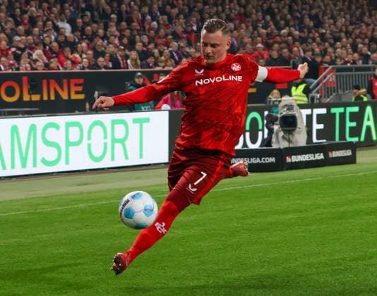 29.03.2025, xhettx, Fussball 2.Bundesliga, 1.FC Kaiserslautern - Fortuna Duesseldorf v.l. Marlon Ritter (1. FC Kaiserslautern, 7) bei der Flanke (DFL DFB REGULATIONS PROHIBIT ANY USE OF PHOTOGRAPHS as IMAGE SEQUENCES and or QUASI-VIDEO)