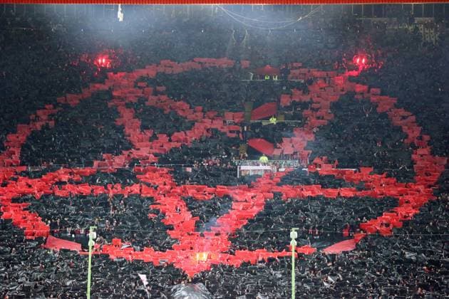 Sport Bilder des Tages 29.03.2025, xrekx, Fussball 2.Bundesliga, 1.FC Kaiserslautern - Fortuna Duesseldorf v.l. FCK Fans ,Stimmung, Schals, Trikot, Fahne, Banner, Ultras, Zuschauer, Besucher, Choreo, Choreografie, atmosphere, spectators, Visitors (DFL DFB REGULATIONS PROHIBIT ANY USE OF PHOTOGRAPHS as IMAGE SEQUENCES and or QUASI-VIDEO) Kaiserslautern