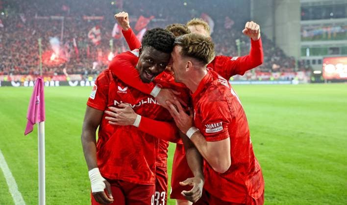 29.03.2025, xmohx, Fussball 2.Bundesliga, 1.FC Kaiserslautern - Fortuna Duesseldorf v.l. Ragnar Ache und Daniel Hanslik (Kaiserslautern) bejubeln das 2-1 (DFL DFB REGULATIONS PROHIBIT ANY USE OF PHOTOGRAPHS as IMAGE SEQUENCES and or QUASI-VIDEO) Kaiserslautern