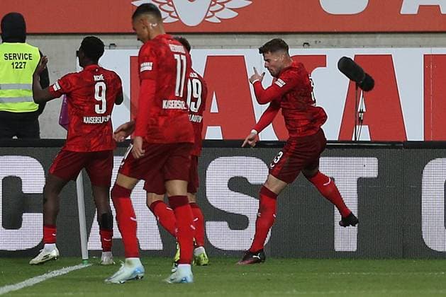 29.03.2025, xrekx, Fussball 2.Bundesliga, 1.FC Kaiserslautern - Fortuna Duesseldorf v.l. Torjubel nach dem Tor zum celebrating the goal celebrate durch Ragnar Ache (1.FC Kaiserslautern) mit Kenny-Prince Redondo (1.FC Kaiserslautern) Daniel Hanslik (1.FC Kaiserslautern) Jan Elvedi (1.FC Kaiserslautern) (DFL DFB REGULATIONS PROHIBIT ANY USE OF PHOTOGRAPHS as IMAGE SEQUENCES and or QUASI-VIDEO) Kaiserslautern