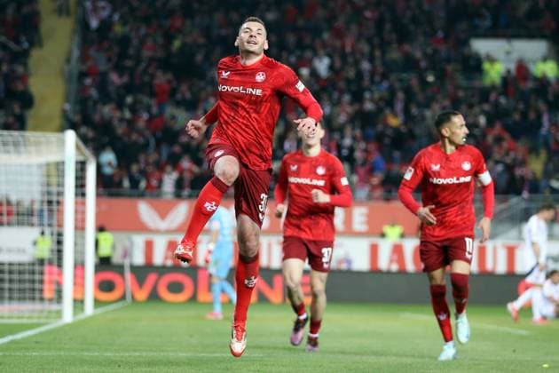 29.03.2025, xrekx, Fussball 2.Bundesliga, 1.FC Kaiserslautern - Fortuna Duesseldorf v.l. Torjubel nach dem Tor zum 3:1 celebrating the goal celebrate durch Luca Sirch (1.FC Kaiserslautern) (DFL DFB REGULATIONS PROHIBIT ANY USE OF PHOTOGRAPHS as IMAGE SEQUENCES and or QUASI-VIDEO) Kaiserslautern