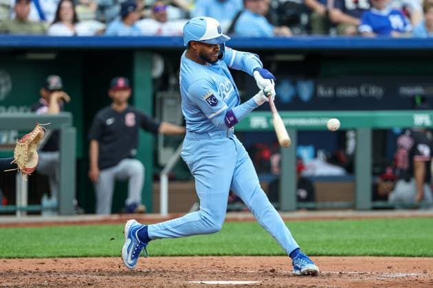 MLB, Baseball Herren, USA 2025: Guardians Vs Royals MAR 29 March 29, 2025: Kansas City Royals third baseman Maikel Garcia (11) hits a solo home run during the seventh inning of an MLB baseball game against the Cleveland Guardians at Kauffman Stadium in Kansas City, MO. David Smith CSM (Credit Image: Â David Smith Cal Media) Kansas City Mo United States of America EDITORIAL USE ONLY Copyright: xx ZUMA-20250329_zma_c04_119.jpg DavidxSmithx csmphotothree370377