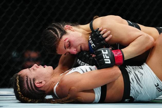 March 29, 2025, Mexico City, Mexico, Las Vegas, Nv, United States: Loopy Godinez and Julia Polastri meet in the octagon for a 3-round bout at UFC Fight Night - Moreno vs Erceg at Arena CDMX on March 29, 2025 in Mexico City, Mexico ( PxImages) Mexico City, Mexico United States - ZUMAp175 20250329_zsa_p175_228 Copyright: xLouisxGrassex
