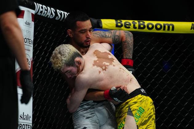 March 29, 2025, Mexico City, Mexico, Las Vegas, Nv, United States: Christian Rodriguez and Melquizael Costa meet in the octagon for a 3-round bout at UFC Fight Night - Moreno vs Erceg at Arena CDMX on March 29, 2025 in Mexico City, Mexico ( PxImages) Mexico City, Mexico United States - ZUMAp175 20250329_zsa_p175_244 Copyright: xLouisxGrassex
