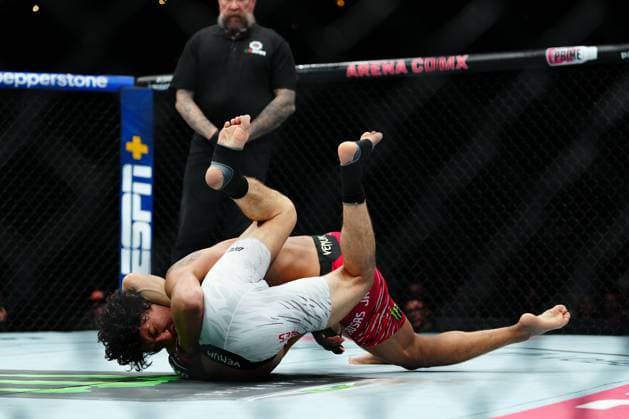 March 29, 2025, Mexico City, Mexico, Las Vegas, Nv, United States: Raul Rosas Jr. and Vince Morales meet in the octagon for a 3-round bout at UFC Fight Night - Moreno vs Erceg at Arena CDMX on March 29, 2025 in Mexico City, Mexico ( PxImages) Mexico City, Mexico United States - ZUMAp175 20250329_zsa_p175_525 Copyright: xLouisxGrassex