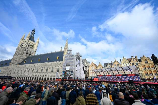 Gent - Wevelgem in Flanders Fields 2025 WEVELGEM, BELGIUM - MARCH 27 : Team UAE Emirates on stage before the start of the race pictured during 87th edition of the UCI World Tour Gent - Wevelgem in Flanders Fields cycling race for Men Elite with start in Ieper and finish in Wevelgem after 250 km on March 27, 2025 in Wevelgem, Belgium, 27 03 2025 Wevelgem Belgium  Copyright: xJanxDexMeuleneirx