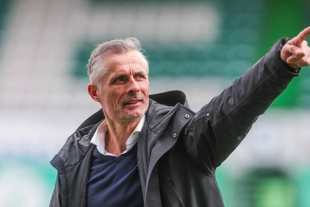30.03.2025, Fussball, Saison 2024 2025, 2. Bundesliga, 27. Spieltag, Greuther Fürth - FC Schalke 04, Cheftrainer Kees van Wonderen (FC Schalke 04) Fürth Sportpark am Ronhof Bayern Deutschland xRHR-FOTO TRx