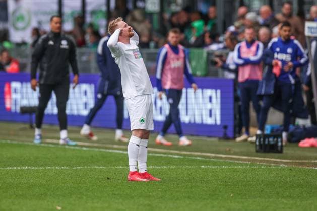 30.03.2025, Fussball, Saison 2024 2025, 2. Bundesliga, 27. Spieltag, Greuther Fürth - FC Schalke 04, Jomaine Consbruch (SpVgg Greuther Fürth) jubelt nach seinem Tor zum 2 zu 1. Fürth Sportpark am Ronhof Bayern Deutschland xRHR-FOTO TRx