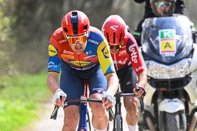 Gent - Wevelgem in Flanders Fields 2025 WEVELGEM, BELGIUM - MARCH 30 : Pedersen Mads (DEN) of Lidl - Trek and Livyns Arjen (BEL) of Lotto in action pictured during 87th edition of the UCI World Tour Gent - Wevelgem in Flanders Fields cycling race for Men Elite with start in Ieper and finish in Wevelgem after 250 km on March 30, 2025 in Wevelgem, Belgium, 30 03 2025 ( Motordriver Guy De Vuyst - Wevelgem Belgium  Copyright: xNicoxVereeckenx